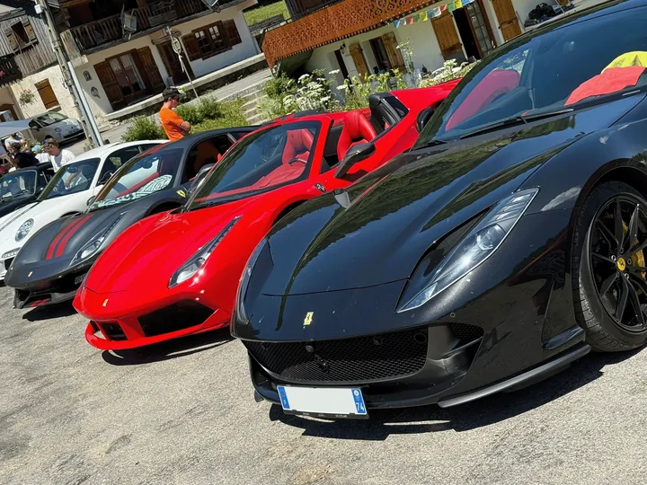 Ferrari lors du Alpin Drive Summer Tour