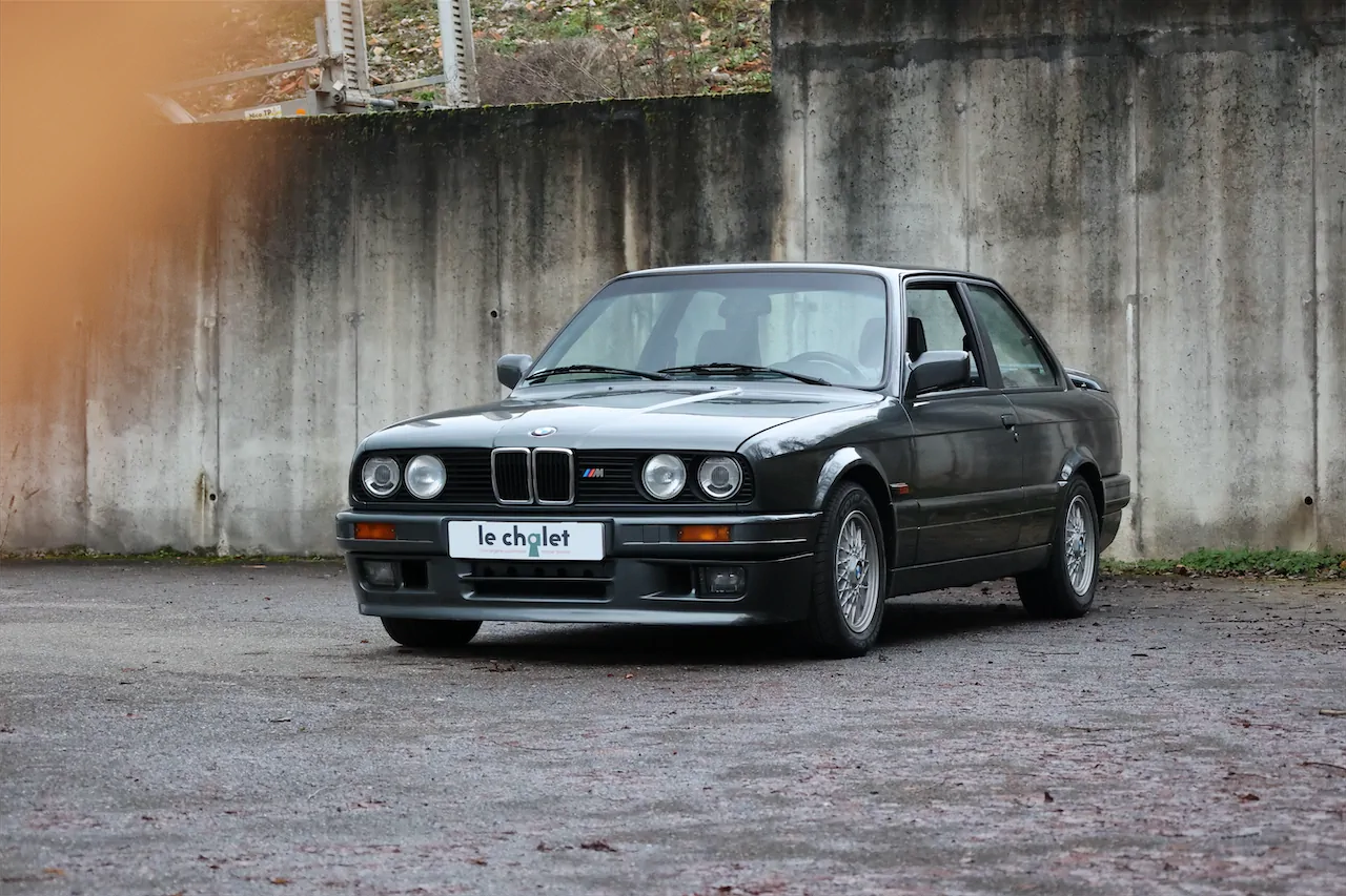 BMW 320iS E30 3-4AVG