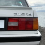 318 is e30 blanche monogramme